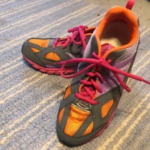 Tsukihoshi youth sneakers size 4